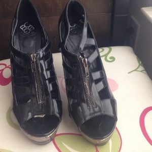 Black BCBG pumps
