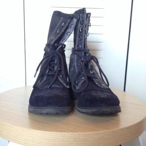 Combat boots