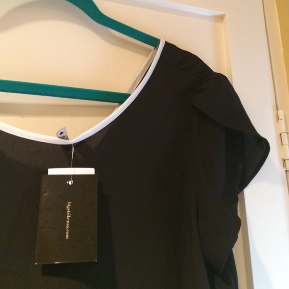 NWT bow tied top - Picture 3 of 4