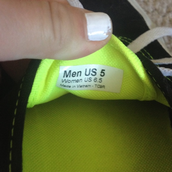 Vans💛 - Picture 2 of 3