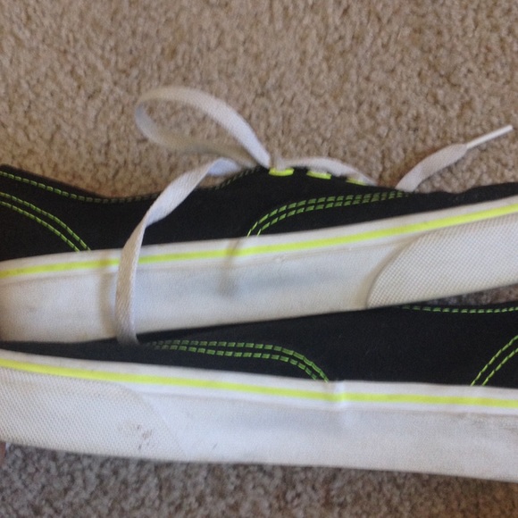 Vans💛 - Picture 3 of 3