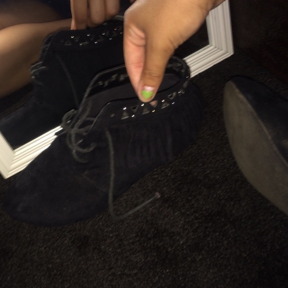 black fringe short boots. - Picture 3 of 3