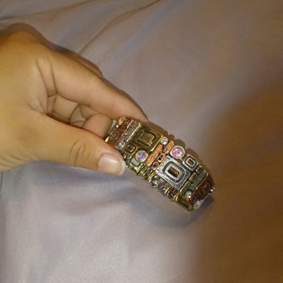 Multi color bracelet (costume jewelry)