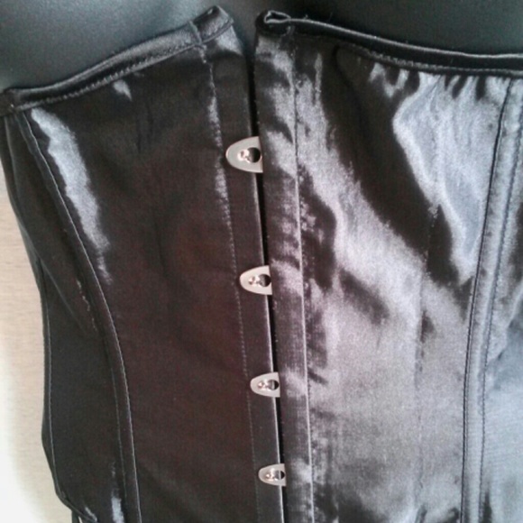 Corset/Waist trainer - get SNATCHED - Picture 1 of 4