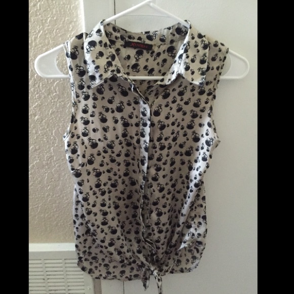 Sleeveless button down