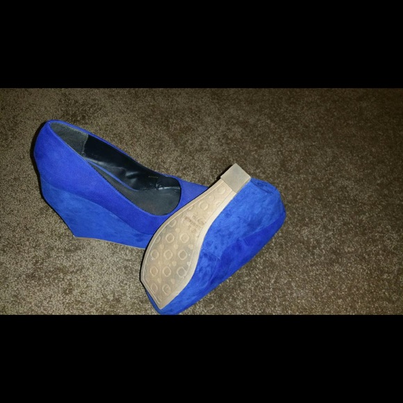 Blue wedges - Picture 1 of 2