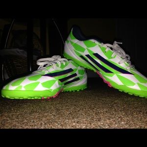 Adidas f10 turf soccer shoes