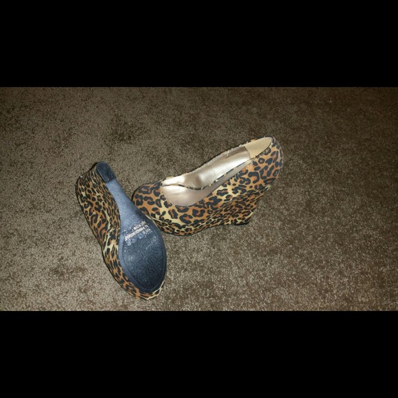 Leopard print wedges - Picture 2 of 2