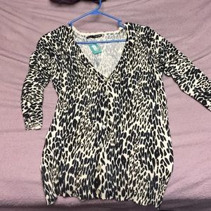 leapord quarter sleeve sweater! never worn!!