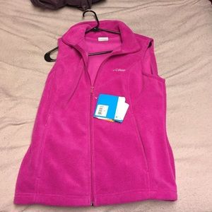 pink columbia vest! never worn