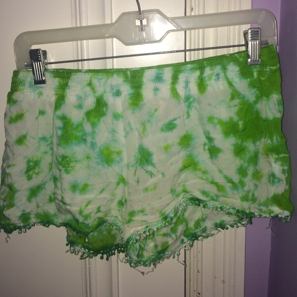 NEVER WORN SUPER CUTE TYE DYE SHORTS