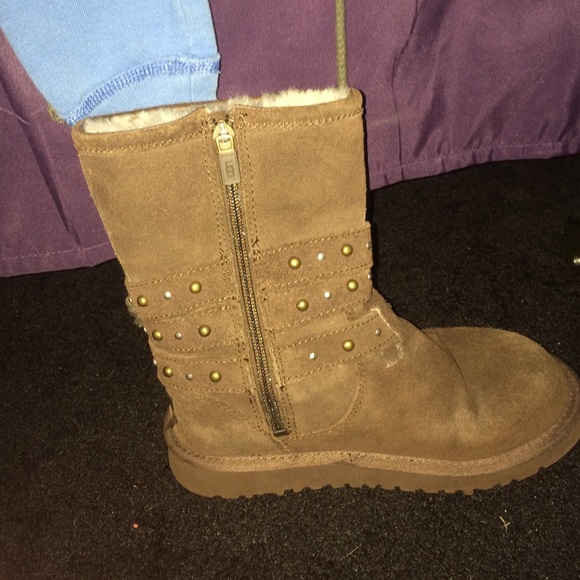Brown Uggs - Picture 1 of 3