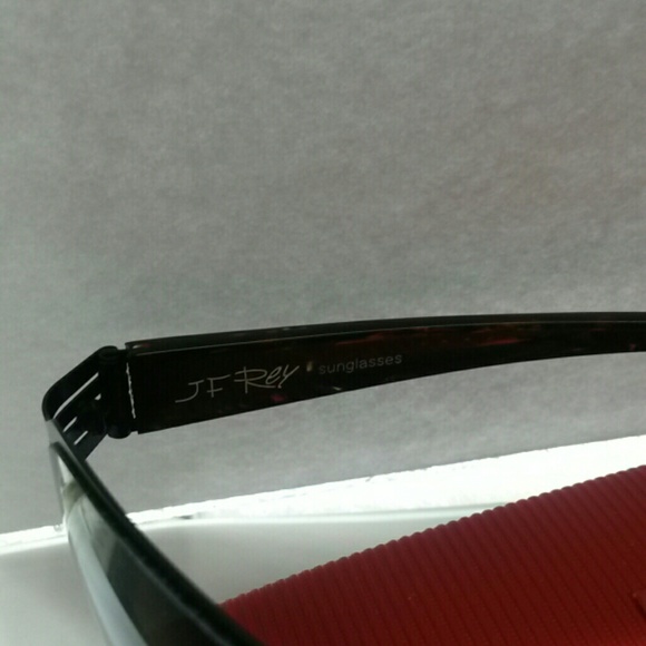 100% authentic sunglasses - Picture 3 of 4