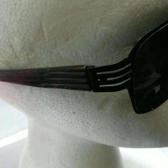 100% authentic sunglasses - Picture 4 of 4