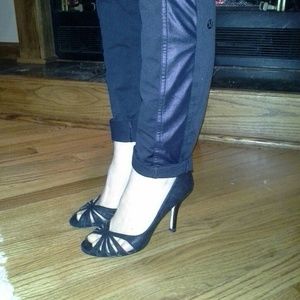 BCBGMaxAzria Black leather pumps