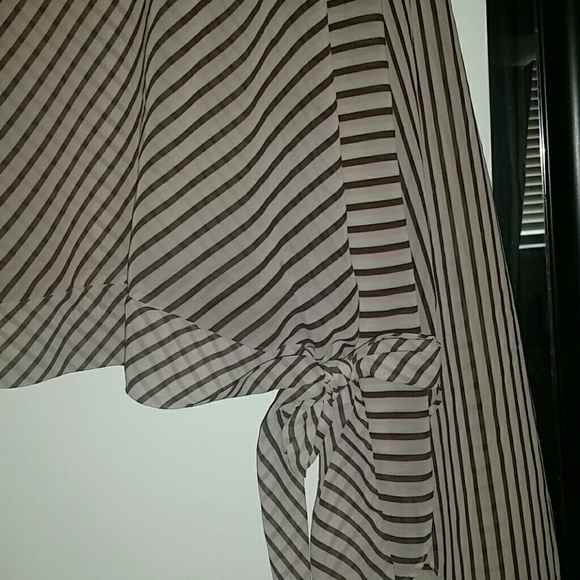 Lane Bryant Sheer Cold-Shoulder Top - Picture 4 of 4