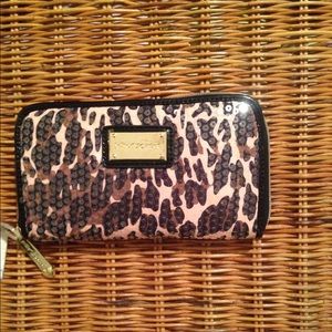 💫✨💯Betsey Johnson chettah sequin wallet