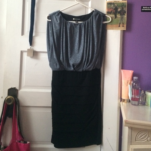 Black and sparkly blue dress - Picture 1 of 3