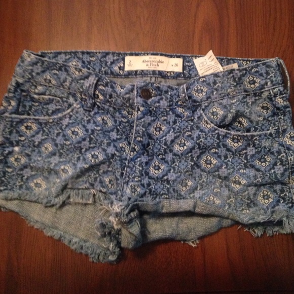 Abercrombie and Fitch Patterned Shorts size 2