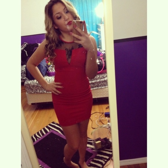 red and black dress - Picture 4 of 4