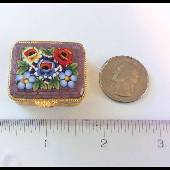 Micro-mosaic rectangular little pill box !