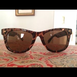 💝Betsey Johnson💝 tortoise shell sunglasses