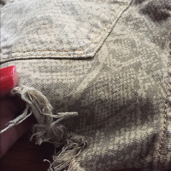 Daisy Dukes - Picture 3 of 3