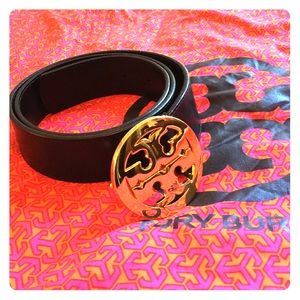 Tory Burch 'logo' black leather belt
