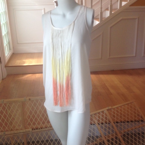 BRAND NEW FOREVER 21 ómbre fringe shirt