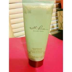 Hilary duff With Love Lotion