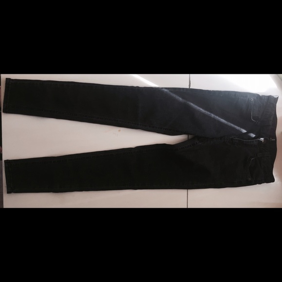 Stretchy black skinny jeans