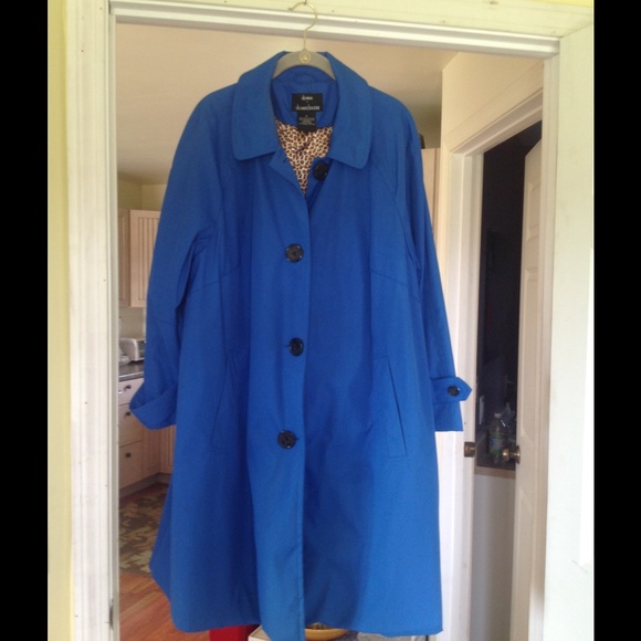 Dennis Basso raincoat.