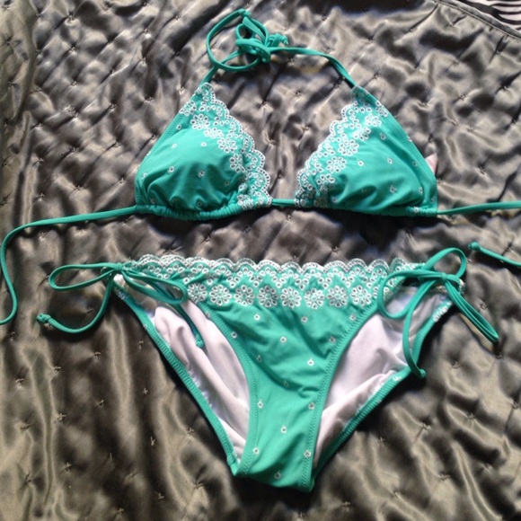 Xhilaration Swim Suit Set! - Picture 1 of 1