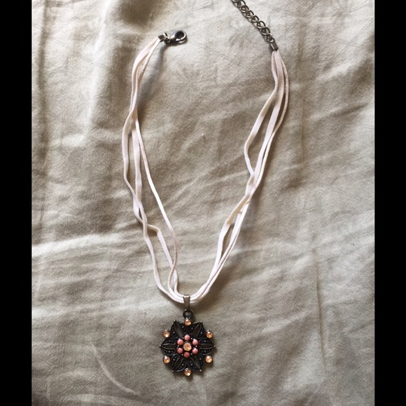 Jewelry - Necklace