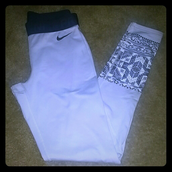 Nike Pants - Nike Pro Hyperwarm Tights