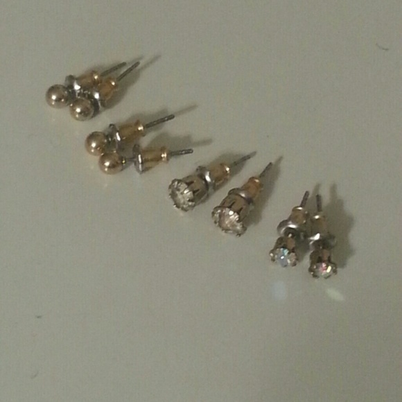 Sold❌Four pairs of gold earrings