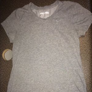 Grey Nike dry fit t-shirt