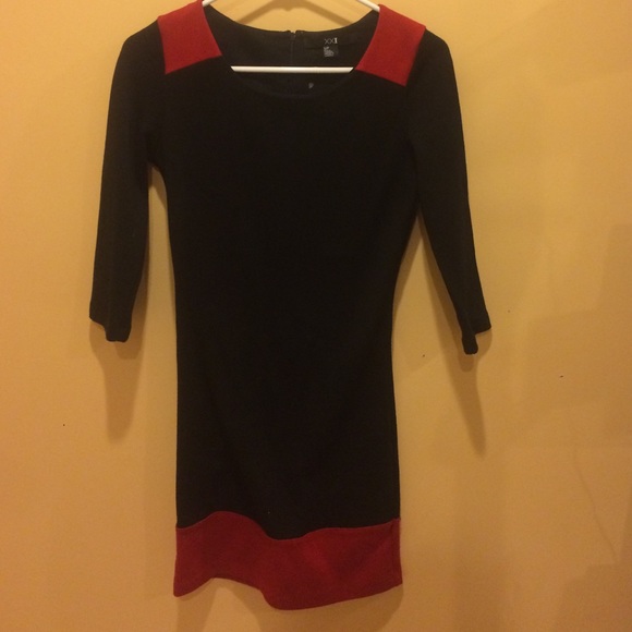 Quarter sleeve red and blacks dress