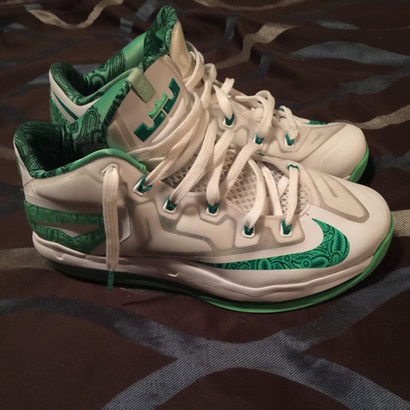 Men size 9 Lebron James Easters