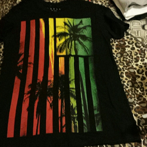 ❌SOLD❌Caribbean island tee