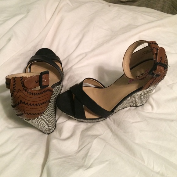 Tribal Print Wedge Shoe