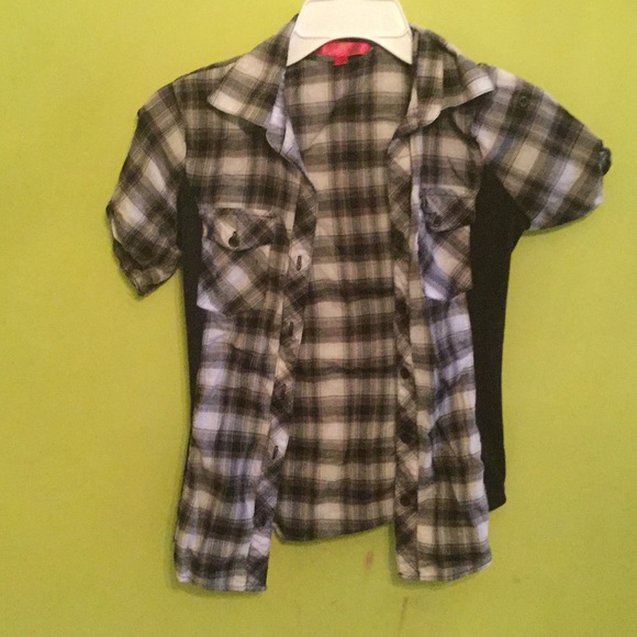 Short sleeve black and white flannel