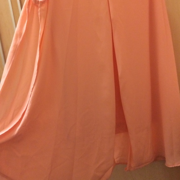 Beautiful  flow in these top - Picture 2 of 2