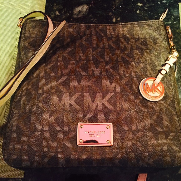 🍂🍁Authentic MK Handbag🍂🍁