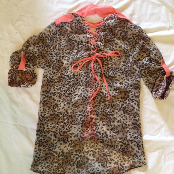 Cheetah Flowy Top - Picture 2 of 2