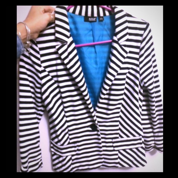 Black and white stripe blazer