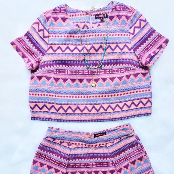 SOLD🚩Two Piece Tribal Shorts Set - Picture 2 of 4