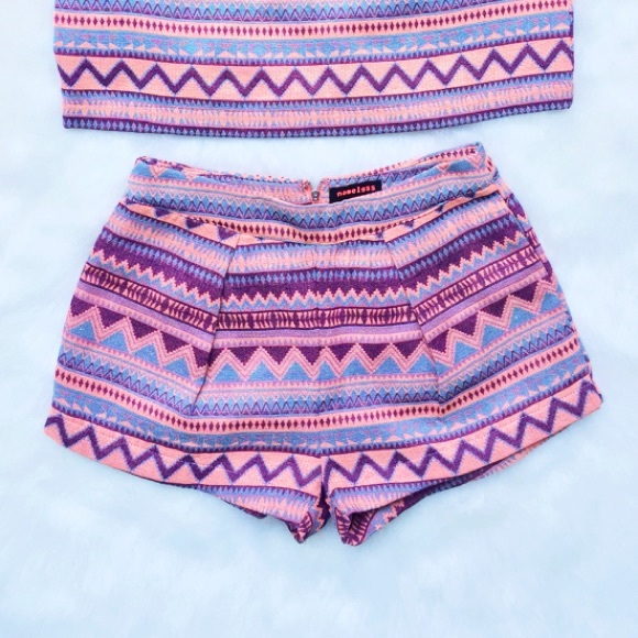 SOLD🚩Two Piece Tribal Shorts Set - Picture 3 of 4