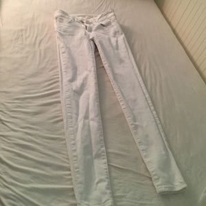 •AE White Skinny Jeans•