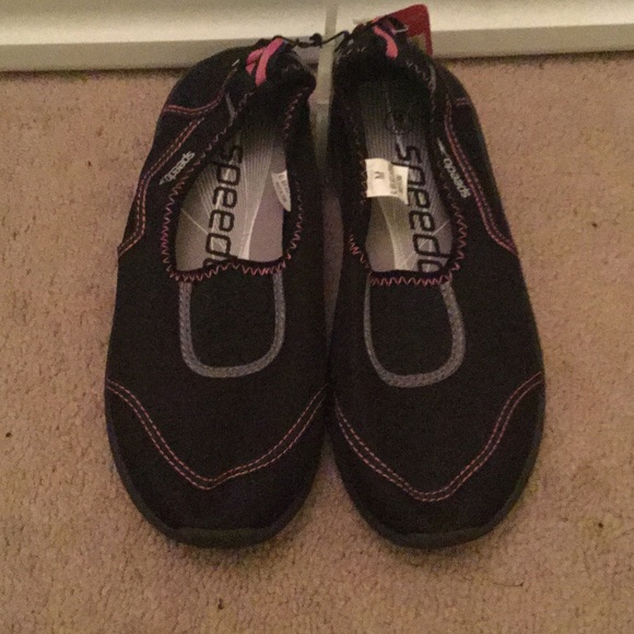 Speedo wet shoes